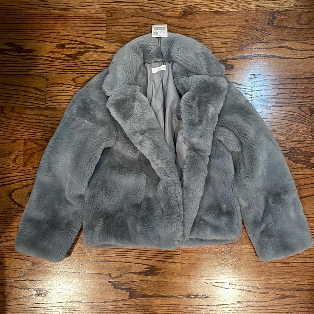 Mango gray faux fur oversized jacket for teens in size M.